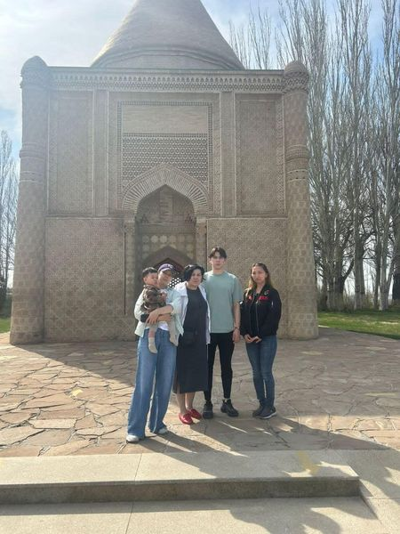 Малазия мемлекетінен келген туристерге экскурсия 