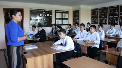 «Парасат» колледжінде «Тарих төріндегі Тараз» тақырыбында 1 курс студенттеріне танымдық дәріс