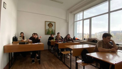 Ақдидар Карибекова М. Х. Дулати атындағы Тараз өңірлік университетінің білімгерлеріне «Ежелгі Тараз ескерткіштерінің құпиялары» тақырыбында дәріс өткізді