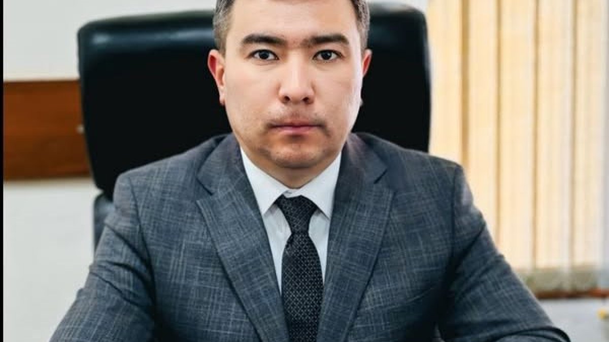 ЖАҢА БАСШЫНЫ ТАНЫСТЫРДЫ