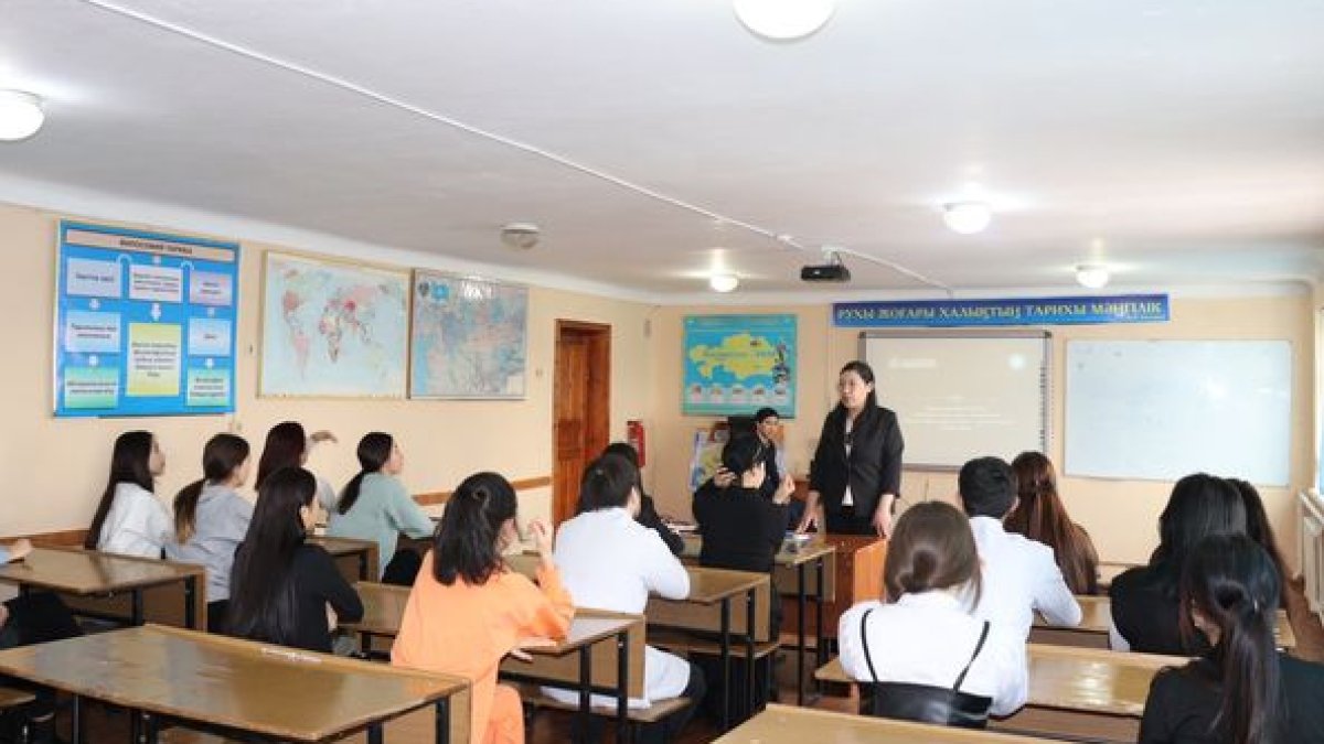 ALEM колледжінің студенттеріне «Тарих төріндегі Тараз» дәріс 