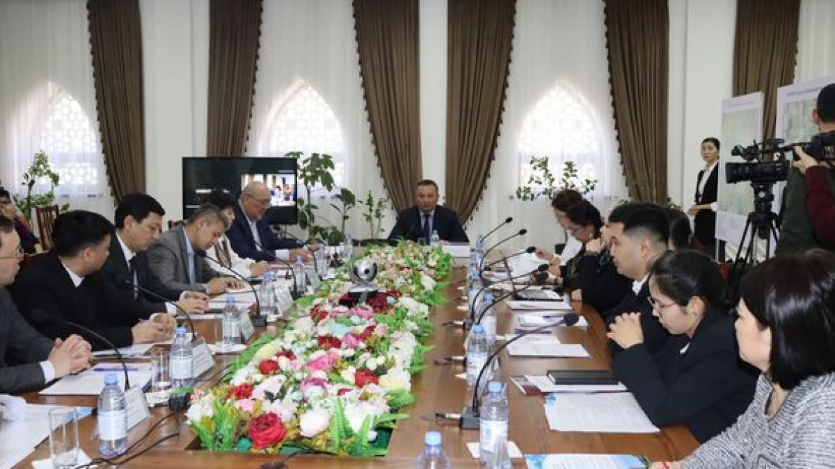 Meeting on the topic: "problems of determining the protection zones of monuments included in the UNESCO World Heritage List located in the region of Zhambyl region" 