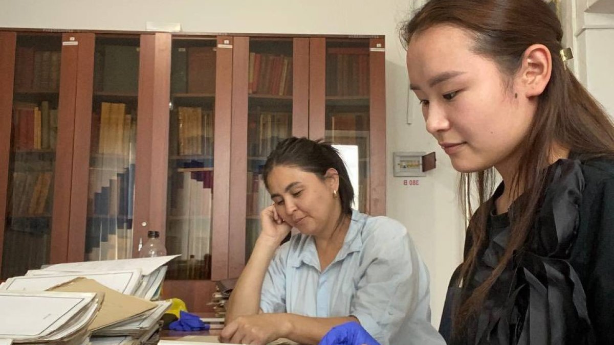 Жамбыл облысының мемлекеттік архивіне мекеме құжаттарын тапсыру