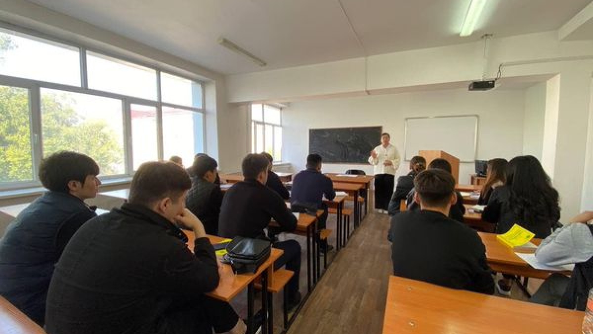 М. Х. Дулати атындағы Тараз өңірлік университетінің білімгерлеріне «Ежелгі Тараз ескерткіштерінің құпиялары» тақырыбында дәріс өткізді. 04.10.2024