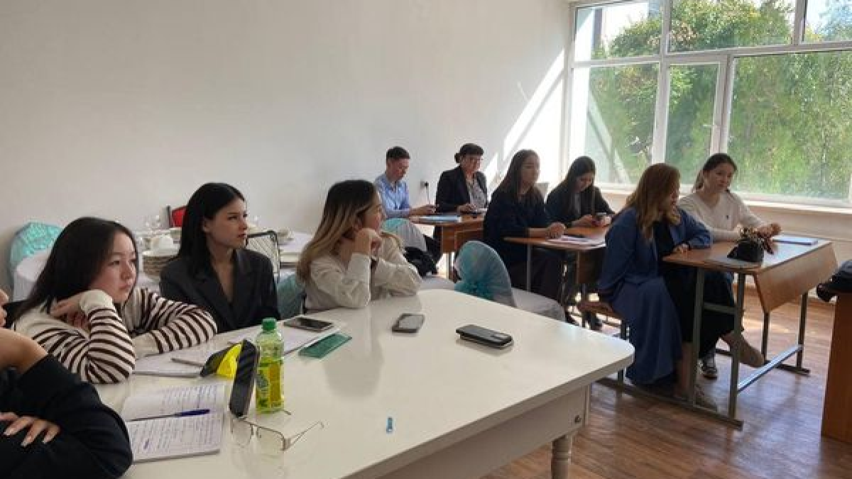  М. Х. Дулати атындағы Тараз өңірлік университетінің білімгерлеріне «Ежелгі Тараз – саудагерлер қаласы»  тақырыбында дәріс 