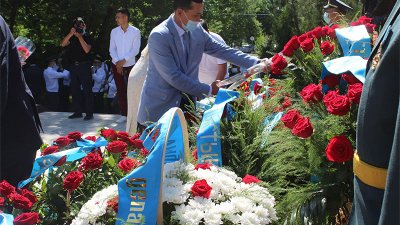 Саяси қуғын-сүргін және ашаршылық құрбандарын еске алу күні