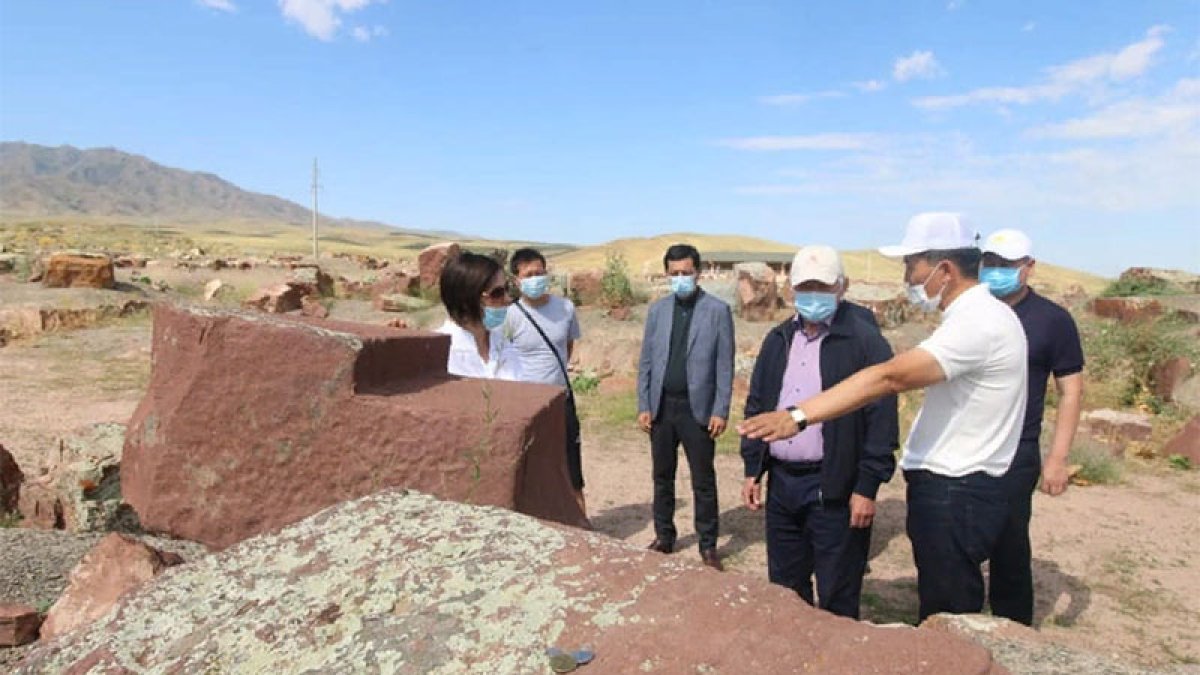 Облыс әкімі Ақыртас сарай-кешені мен Баласағұн қалашығының тарихымен танысты