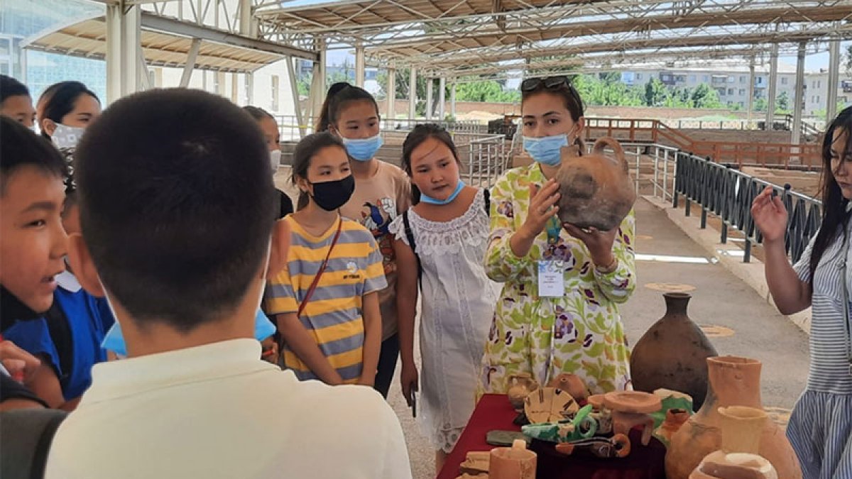 «Көне Тараз» аумағында танымдық экскурсия жүргізілді