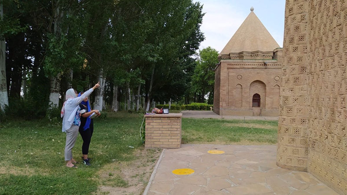 Ғылыми этнографиялық зерттеу жұмыстарын жүргізді