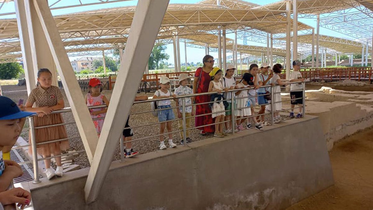 Оқушылар жаздық демалыстарын археологиялық саябақта өткізді