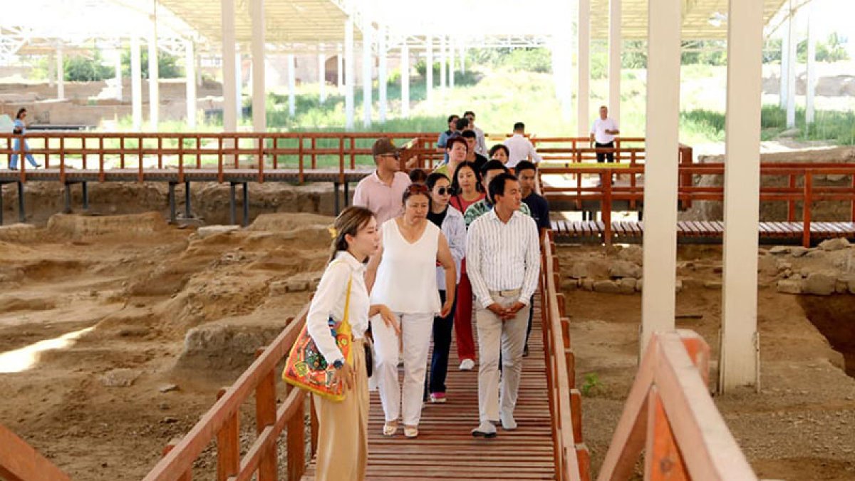 «Қасиетті қазақ елі» халықаралық өнер фестивалі