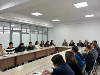 Бүгін Шерхан Мұртаза атындағы Халықаралық Тараз университеті «Тарих және география» кафедрасының ұйымдастыруымен «Цифрлы қоғам талабы – құзіретті маман» атты дөңгелек үстел өтті